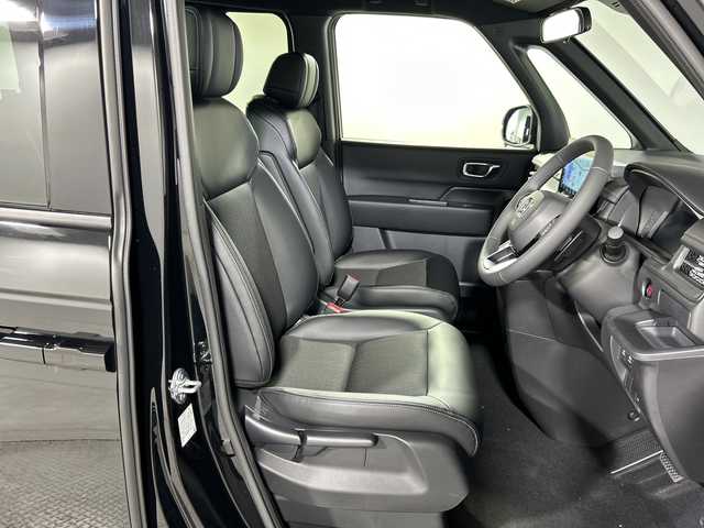 ホンダ ステップワゴン スパーダ eHEV 神奈川県 2025(令7)年 0.1千km クリスタルブラックパール 登録済未使用車/ホンダセンシング/純正11.4Honda CONNECTナビ 【LXM-247VFLi】/・BT/フルセグTV/CD/DVD/USB/AppleCarPlay/AndroidAuto/SD/バックカメラ/ハーフレザーシート/シートヒーター(D/N)/オットマン/両側電動スライドドア/電動サイドブレーキ/オートブレーキホールド/ECON/パワーバックドア/ヘッドライトレベライザー/BSM/革巻きステアリング/ステアリングスイッチ/パドルシフト/LEDヘッドライト/フォグランプ/電動格納ミラー/ウィンカーミラー/スマートキー/スペアキー/プッシュスタートボタン/純正16インチアルミホイール