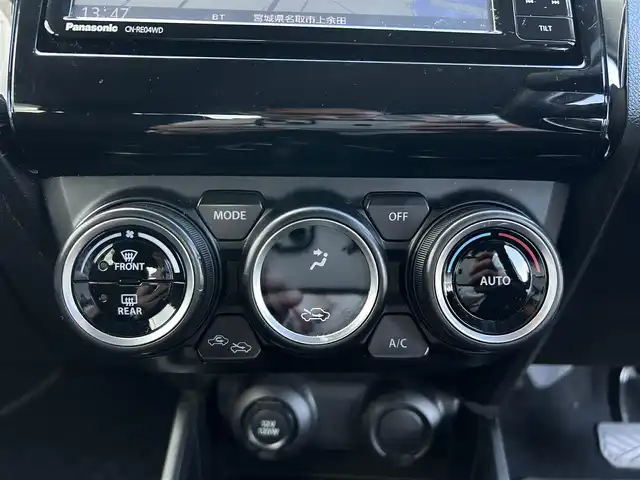 スズキ スイフト HYBRID RS 宮城県 2017(平29)年 11.9万km ピュアホワイトP 社外SDナビ/【CD・DVD・SD・BT・フルセグTV】/バックカメラ/純正エアロ/純正15インチAW/D席シートヒーター/パドルシフト/社外ドライブレコーダー/革巻きステアリング/ステアリングスイッチ/アイドリングストップ/横滑り防止装置/オートライト/LEDヘッドライト/フォグライト/スマートキーX２/ETC