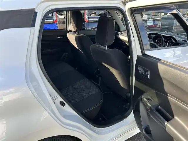 スズキ スイフト HYBRID RS 宮城県 2017(平29)年 11.9万km ピュアホワイトP 社外SDナビ/【CD・DVD・SD・BT・フルセグTV】/バックカメラ/純正エアロ/純正15インチAW/D席シートヒーター/パドルシフト/社外ドライブレコーダー/革巻きステアリング/ステアリングスイッチ/アイドリングストップ/横滑り防止装置/オートライト/LEDヘッドライト/フォグライト/スマートキーX２/ETC