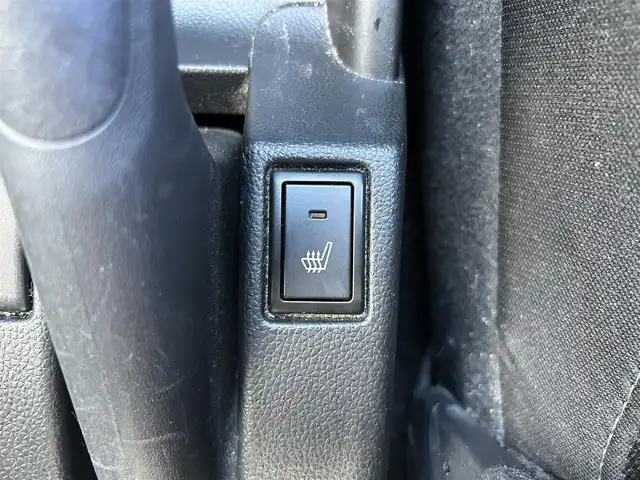 スズキ スイフト HYBRID RS 宮城県 2017(平29)年 11.9万km ピュアホワイトP 社外SDナビ/【CD・DVD・SD・BT・フルセグTV】/バックカメラ/純正エアロ/純正15インチAW/D席シートヒーター/パドルシフト/社外ドライブレコーダー/革巻きステアリング/ステアリングスイッチ/アイドリングストップ/横滑り防止装置/オートライト/LEDヘッドライト/フォグライト/スマートキーX２/ETC