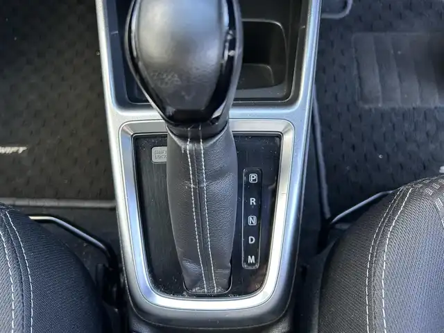 スズキ スイフト HYBRID RS 宮城県 2017(平29)年 11.9万km ピュアホワイトP 社外SDナビ/【CD・DVD・SD・BT・フルセグTV】/バックカメラ/純正エアロ/純正15インチAW/D席シートヒーター/パドルシフト/社外ドライブレコーダー/革巻きステアリング/ステアリングスイッチ/アイドリングストップ/横滑り防止装置/オートライト/LEDヘッドライト/フォグライト/スマートキーX２/ETC