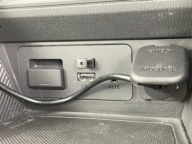 マツダ デミオ 13S Lパッケージ 千葉県 2015(平27)年 1.5万km スノーフレイクホワイトパールマイカ 純正メモリナビ/　CD/DVD/BT/フルセグTV/衝突軽減ブレーキ/レーンキープアシスト/ブラインドスポットモニター/ヘッドアップディスプレイ/ETC/バックカメラ/プッシュスタート&スマートキー/ステアリングスイッチ/革巻きステアリング/HIDヘッドライト/フォグライト/エンケイ17インチアルミホイール