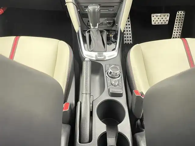 マツダ デミオ 13S Lパッケージ 千葉県 2015(平27)年 1.5万km スノーフレイクホワイトパールマイカ 純正メモリナビ/　CD/DVD/BT/フルセグTV/衝突軽減ブレーキ/レーンキープアシスト/ブラインドスポットモニター/ヘッドアップディスプレイ/ETC/バックカメラ/プッシュスタート&スマートキー/ステアリングスイッチ/革巻きステアリング/HIDヘッドライト/フォグライト/エンケイ17インチアルミホイール