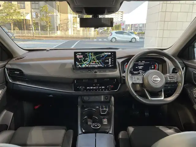 日産 エクストレイル G e－4ORCE 岡山県 2023(令5)年 10.4万km ブリリアントホワイトパール/スーパーブラック 2トーン 登録時走行距離103618km/置くだけ充電/プロパイロット/e-pedal/プロパイロットパーキング/純正ナビ/(AM/FM/TV/BT/AppleCarPlay)/全方位カメラ/ビルトインETC/ドライブレコーダー/電動リアゲート/寒冷地仕様/ステアリングヒーター/D+N席シートヒーター/D+N席パワーシート/D席シートメモリ/スマートキー/スペアキー/純正１９インチアルミホイール