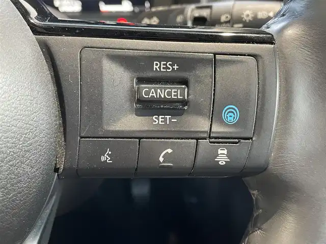 日産 エクストレイル G e－4ORCE 岡山県 2023(令5)年 10.4万km ブリリアントホワイトパール/スーパーブラック 2トーン 登録時走行距離103618km/置くだけ充電/プロパイロット/e-pedal/プロパイロットパーキング/純正ナビ/(AM/FM/TV/BT/AppleCarPlay)/全方位カメラ/ビルトインETC/ドライブレコーダー/電動リアゲート/寒冷地仕様/ステアリングヒーター/D+N席シートヒーター/D+N席パワーシート/D席シートメモリ/スマートキー/スペアキー/純正１９インチアルミホイール