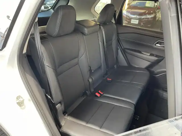 日産 エクストレイル G e－4ORCE 岡山県 2023(令5)年 10.4万km ブリリアントホワイトパール/スーパーブラック 2トーン 登録時走行距離103618km/置くだけ充電/プロパイロット/e-pedal/プロパイロットパーキング/純正ナビ/(AM/FM/TV/BT/AppleCarPlay)/全方位カメラ/ビルトインETC/ドライブレコーダー/電動リアゲート/寒冷地仕様/ステアリングヒーター/D+N席シートヒーター/D+N席パワーシート/D席シートメモリ/スマートキー/スペアキー/純正１９インチアルミホイール