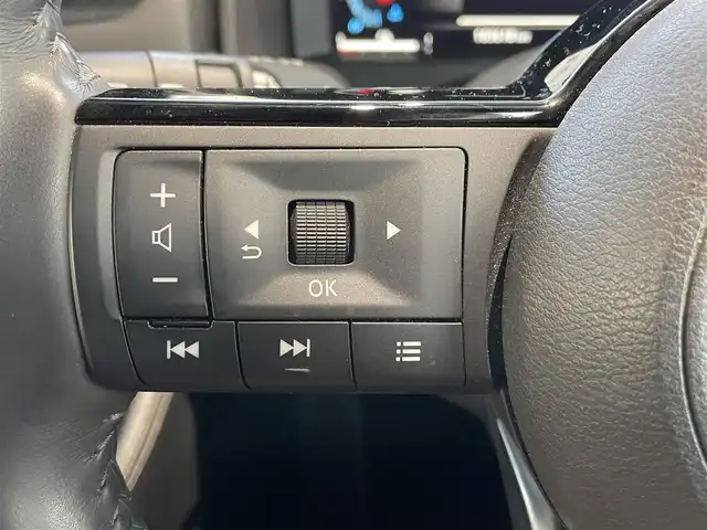 日産 エクストレイル G e－4ORCE 岡山県 2023(令5)年 10.4万km ブリリアントホワイトパール/スーパーブラック 2トーン 登録時走行距離103618km/置くだけ充電/プロパイロット/e-pedal/プロパイロットパーキング/純正ナビ/(AM/FM/TV/BT/AppleCarPlay)/全方位カメラ/ビルトインETC/ドライブレコーダー/電動リアゲート/寒冷地仕様/ステアリングヒーター/D+N席シートヒーター/D+N席パワーシート/D席シートメモリ/スマートキー/スペアキー/純正１９インチアルミホイール