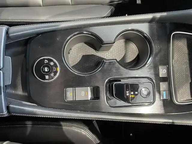 日産 エクストレイル G e－4ORCE 岡山県 2023(令5)年 10.4万km ブリリアントホワイトパール/スーパーブラック 2トーン 登録時走行距離103618km/置くだけ充電/プロパイロット/e-pedal/プロパイロットパーキング/純正ナビ/(AM/FM/TV/BT/AppleCarPlay)/全方位カメラ/ビルトインETC/ドライブレコーダー/電動リアゲート/寒冷地仕様/ステアリングヒーター/D+N席シートヒーター/D+N席パワーシート/D席シートメモリ/スマートキー/スペアキー/純正１９インチアルミホイール