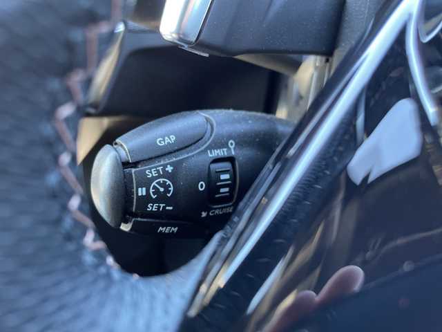 プジョー ３００８ GT ブルー HDi 東京都 2021(令3)年 2.5万km 青 ガラスサンルーフ/ハーフレザーシート/電動パワーシート/シートヒーター/純正LEDヘッドライト/純正18インチアルミホイール/オートテールゲート/パドルシフト/バックモニター/ブラインドスポットモニター/レーンキープアシスト/アダプティブクルーズコントロール/衝突被害軽減ブレーキ/ステアリングスイッチ/フルオートエアコン/サイドエアバック/カーテンエアバック/スマートキー/プッシュスタート