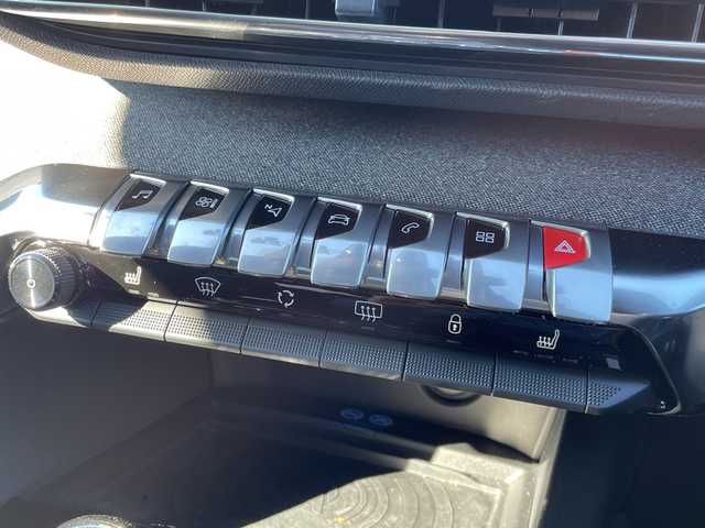 プジョー ３００８ GT ブルー HDi 東京都 2021(令3)年 2.5万km 青 ガラスサンルーフ/ハーフレザーシート/電動パワーシート/シートヒーター/純正LEDヘッドライト/純正18インチアルミホイール/オートテールゲート/パドルシフト/バックモニター/ブラインドスポットモニター/レーンキープアシスト/アダプティブクルーズコントロール/衝突被害軽減ブレーキ/ステアリングスイッチ/フルオートエアコン/サイドエアバック/カーテンエアバック/スマートキー/プッシュスタート