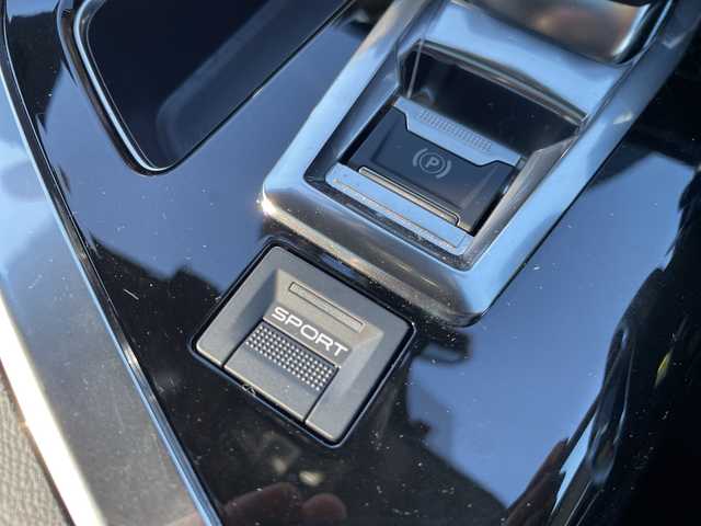 プジョー ３００８ GT ブルー HDi 東京都 2021(令3)年 2.5万km 青 ガラスサンルーフ/ハーフレザーシート/電動パワーシート/シートヒーター/純正LEDヘッドライト/純正18インチアルミホイール/オートテールゲート/パドルシフト/バックモニター/ブラインドスポットモニター/レーンキープアシスト/アダプティブクルーズコントロール/衝突被害軽減ブレーキ/ステアリングスイッチ/フルオートエアコン/サイドエアバック/カーテンエアバック/スマートキー/プッシュスタート