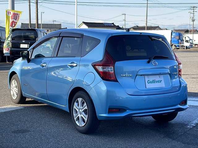 日産 ノート e－パワー X 新潟県 2016(平28)年 5.4万km ソニックブルー 純正ナビ/(Bluetooth/AM/FM)/フルセグTV/衝突軽減システム/スタッドレスタイヤ/アラウンドビューモニター/バックカメラ/ドアイブレコーダー/横滑り防止装置　/レーンキープアシスト/プッシュスタート