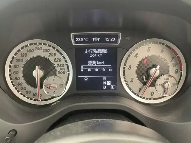 メルセデス・ベンツ Ａ１８０ ブルーエフィシェンシー 岡山県 2013(平25)年 6.4万km 白 エクスクルーシブパッケージ　/シートヒーター　/レザーシート　/クライメイトコントロール　/コンビニエンスオープン　/リバースポジション　/クルコン　/バックカメラ　/純正ナビ　/Ｂｌｕｅｔｏｏｔｈ