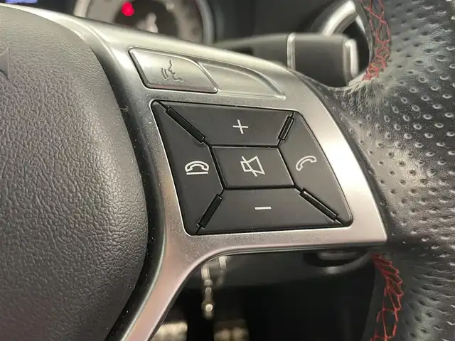 メルセデス・ベンツ Ａ１８０ ブルーエフィシェンシー 岡山県 2013(平25)年 6.4万km 白 エクスクルーシブパッケージ　/シートヒーター　/レザーシート　/クライメイトコントロール　/コンビニエンスオープン　/リバースポジション　/クルコン　/バックカメラ　/純正ナビ　/Ｂｌｕｅｔｏｏｔｈ