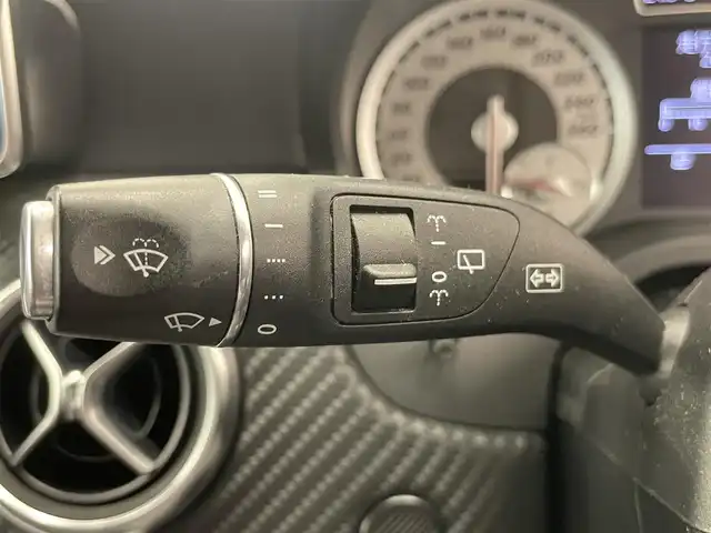 メルセデス・ベンツ Ａ１８０ ブルーエフィシェンシー 岡山県 2013(平25)年 6.4万km 白 エクスクルーシブパッケージ　/シートヒーター　/レザーシート　/クライメイトコントロール　/コンビニエンスオープン　/リバースポジション　/クルコン　/バックカメラ　/純正ナビ　/Ｂｌｕｅｔｏｏｔｈ