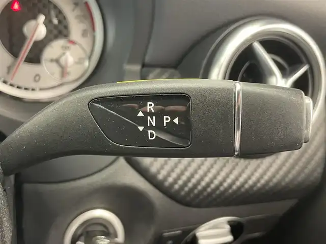 メルセデス・ベンツ Ａ１８０ ブルーエフィシェンシー 岡山県 2013(平25)年 6.4万km 白 エクスクルーシブパッケージ　/シートヒーター　/レザーシート　/クライメイトコントロール　/コンビニエンスオープン　/リバースポジション　/クルコン　/バックカメラ　/純正ナビ　/Ｂｌｕｅｔｏｏｔｈ