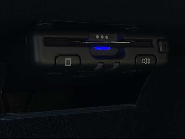 シボレー シボレー コルベット コンバーチブル 鳥取県 2022(令4)年 0.3万km パールⅡ 法人ワンオーナー/ヤナセディーラー車/７０th記念モデル/スマートキーx2個/記録簿R7/11R6/12R5/12/リトラクタブルハードトップ/BOSE14スピーカーサウンド/コンペディションタンレザーシート/アルカンターラインテリアトリムルーフ/フロントリフター/ブレンボレッドキャリパー/5スポーク鍛造AW（F19R20)/パイロットスポーツ４S/カーボンフラッシュリアスポイラー・ミラー/クウォッドエキゾースト（バルブ切替）/カラーヘッドアップディスプレイ/12インチディスプレイナビ/フルセグ・Bluetooth/フロント・リアカメラ/ワイヤレス充電/シートヒーターベンチレーション/8ウェイパワーシート/ステアリングヒーター/社外GPSレーダー/社外360ドライブレコーダー/プリクラッシュセーフティ/ブラインドスポット/レーンデパーチャー/リアソナー/オートハイビーム/LEDヘッドライト/ETCユニット/保証書・取説