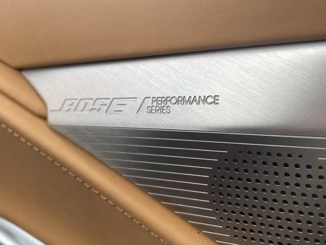 シボレー シボレー コルベット コンバーチブル 鳥取県 2022(令4)年 0.3万km パールⅡ 法人ワンオーナー/ヤナセディーラー車/７０th記念モデル/スマートキーx2個/記録簿R7/11R6/12R5/12/リトラクタブルハードトップ/BOSE14スピーカーサウンド/コンペディションタンレザーシート/アルカンターラインテリアトリムルーフ/フロントリフター/ブレンボレッドキャリパー/5スポーク鍛造AW（F19R20)/パイロットスポーツ４S/カーボンフラッシュリアスポイラー・ミラー/クウォッドエキゾースト（バルブ切替）/カラーヘッドアップディスプレイ/12インチディスプレイナビ/フルセグ・Bluetooth/フロント・リアカメラ/ワイヤレス充電/シートヒーターベンチレーション/8ウェイパワーシート/ステアリングヒーター/社外GPSレーダー/社外360ドライブレコーダー/プリクラッシュセーフティ/ブラインドスポット/レーンデパーチャー/リアソナー/オートハイビーム/LEDヘッドライト/ETCユニット/保証書・取説