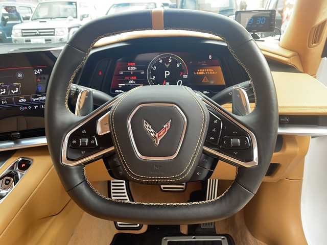 シボレー シボレー コルベット コンバーチブル 鳥取県 2022(令4)年 0.3万km パールⅡ 法人ワンオーナー/ヤナセディーラー車/７０th記念モデル/スマートキーx2個/記録簿R7/11R6/12R5/12/リトラクタブルハードトップ/BOSE14スピーカーサウンド/コンペディションタンレザーシート/アルカンターラインテリアトリムルーフ/フロントリフター/ブレンボレッドキャリパー/5スポーク鍛造AW（F19R20)/パイロットスポーツ４S/カーボンフラッシュリアスポイラー・ミラー/クウォッドエキゾースト（バルブ切替）/カラーヘッドアップディスプレイ/12インチディスプレイナビ/フルセグ・Bluetooth/フロント・リアカメラ/ワイヤレス充電/シートヒーターベンチレーション/8ウェイパワーシート/ステアリングヒーター/社外GPSレーダー/社外360ドライブレコーダー/プリクラッシュセーフティ/ブラインドスポット/レーンデパーチャー/リアソナー/オートハイビーム/LEDヘッドライト/ETCユニット/保証書・取説