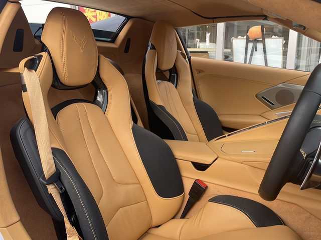 シボレー シボレー コルベット コンバーチブル 鳥取県 2022(令4)年 0.3万km パールⅡ 法人ワンオーナー/ヤナセディーラー車/７０th記念モデル/スマートキーx2個/記録簿R7/11R6/12R5/12/リトラクタブルハードトップ/BOSE14スピーカーサウンド/コンペディションタンレザーシート/アルカンターラインテリアトリムルーフ/フロントリフター/ブレンボレッドキャリパー/5スポーク鍛造AW（F19R20)/パイロットスポーツ４S/カーボンフラッシュリアスポイラー・ミラー/クウォッドエキゾースト（バルブ切替）/カラーヘッドアップディスプレイ/12インチディスプレイナビ/フルセグ・Bluetooth/フロント・リアカメラ/ワイヤレス充電/シートヒーターベンチレーション/8ウェイパワーシート/ステアリングヒーター/社外GPSレーダー/社外360ドライブレコーダー/プリクラッシュセーフティ/ブラインドスポット/レーンデパーチャー/リアソナー/オートハイビーム/LEDヘッドライト/ETCユニット/保証書・取説