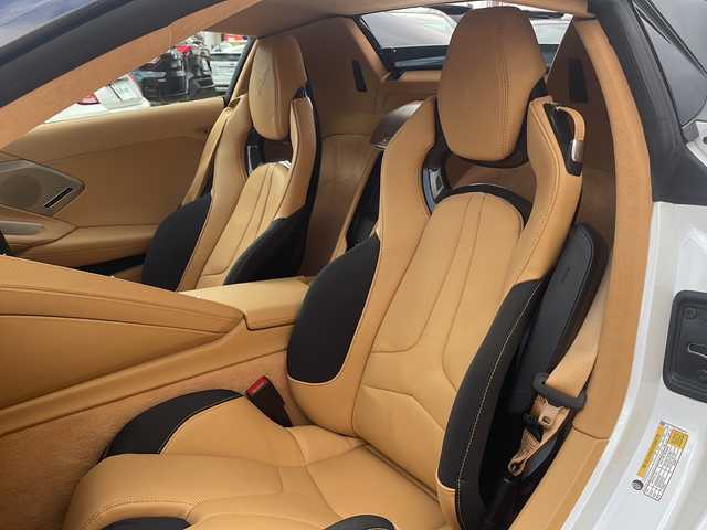 シボレー シボレー コルベット コンバーチブル 鳥取県 2022(令4)年 0.3万km パールⅡ 法人ワンオーナー/ヤナセディーラー車/７０th記念モデル/スマートキーx2個/記録簿R7/11R6/12R5/12/リトラクタブルハードトップ/BOSE14スピーカーサウンド/コンペディションタンレザーシート/アルカンターラインテリアトリムルーフ/フロントリフター/ブレンボレッドキャリパー/5スポーク鍛造AW（F19R20)/パイロットスポーツ４S/カーボンフラッシュリアスポイラー・ミラー/クウォッドエキゾースト（バルブ切替）/カラーヘッドアップディスプレイ/12インチディスプレイナビ/フルセグ・Bluetooth/フロント・リアカメラ/ワイヤレス充電/シートヒーターベンチレーション/8ウェイパワーシート/ステアリングヒーター/社外GPSレーダー/社外360ドライブレコーダー/プリクラッシュセーフティ/ブラインドスポット/レーンデパーチャー/リアソナー/オートハイビーム/LEDヘッドライト/ETCユニット/保証書・取説