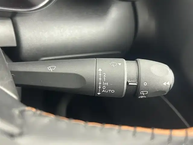 シトロエン シトロエン Ｃ３ エアクロス キュイール 熊本県 2021(令3)年 3.3万km サーブル ワンオーナー　/禁煙車　/純正ディスプレイオーディオ（ＡｐｐｌＣａｒＰｌａｙ・ＡｎｄｒｏｉｄＡｕｔｏ・ＢＴ・ＵＳＢ）/バックカメラ/社外前後ドライブレコーダー　/ＥＴＣ　/前後クリアランスソナー　/クルーズコントロール/衝突軽減ブレーキ/レーンキープアシスト/ブラインドスポットモニター/横滑り防止/ハーフレザーシート/社外フロアマット/純正16インチAW/オートライト/LEDヘッドライト/フォグライト/スマートキー/プッシュスタート/スペアキー1本/保証書/取扱説明書