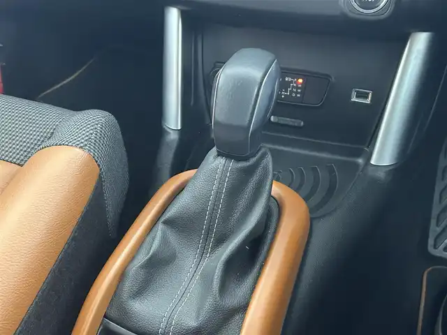 シトロエン シトロエン Ｃ３ エアクロス キュイール 熊本県 2021(令3)年 3.3万km サーブル ワンオーナー　/禁煙車　/純正ディスプレイオーディオ（ＡｐｐｌＣａｒＰｌａｙ・ＡｎｄｒｏｉｄＡｕｔｏ・ＢＴ・ＵＳＢ）/バックカメラ/社外前後ドライブレコーダー　/ＥＴＣ　/前後クリアランスソナー　/クルーズコントロール/衝突軽減ブレーキ/レーンキープアシスト/ブラインドスポットモニター/横滑り防止/ハーフレザーシート/社外フロアマット/純正16インチAW/オートライト/LEDヘッドライト/フォグライト/スマートキー/プッシュスタート/スペアキー1本/保証書/取扱説明書