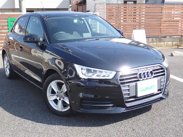 アウディ Ａ１ SB 1．0TFSI 千葉県 2016(平28)年 10.3万km 黒 HIDヘッドライト/オートライトスイッチ/純正ナビゲーション/・Bluetooth接続/・CD再生/・FM/AMラジオ/パーキングセンサー/ビルトインETC/アイドリングストップ/ハンドルスイッチ/スマートキー2個/プッシュスタート/取扱説明書/保証書