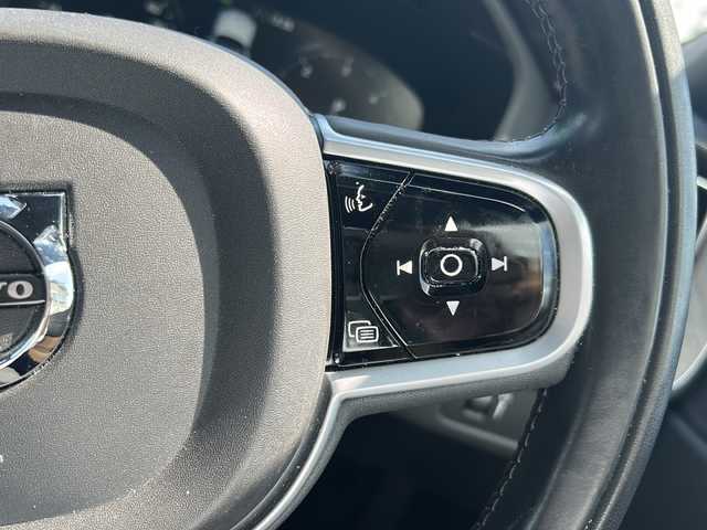 ボルボ ＸＣ６０ D4 AWD インスクリプション 岐阜県 2018(平30)年 5.9万km クリスタルホワイトP キャメルレザーシート/純正メーカーナビ(フルセグ、CD、BT、　　　　　　　　AppleCarPlay)/360度カメラ(バック、サイド、フロント)/前後ドラレコ/ルーフレール/パワーリアゲート/ETC/衝突被害軽減システム/レーダークルコン/レーンキープアシスト/ブラインドサポートモニター/ヘッドアップディスプレイ/クリアランスソナー/パワーシート(D/N)/シートヒーター(全席)/ベンチレーション(D/N)/LEDヘッドライト/オートハイビーム/オートライト/オートホールド/電動パーキングブレーキ/ISOFIX