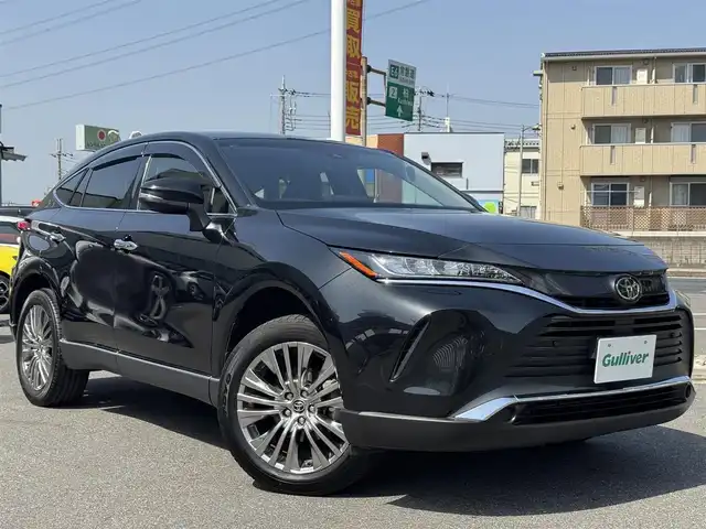 トヨタ ハリアー S 千葉県 2021(令3)年 3.4万km プレシャスブラックパール トヨタセーフティセンス/・プリクラッシュセーフティ/・レーンディパーチャーアラート/・レーダークルーズコントロール/・オートマチックハイビーム/純正ナビ/バックカメラ/AM/FM/BT/フルセグTV/前方ドライブレコーダー/ビルトインETC/革巻きステアリング/前後コーナーセンサー/ブレーキホールド/純正フロアマット/純正ドアバイザー/純正LEDヘッドライト/純正19インチAW/スマートキー/スペアキー1本/保証書・取説/R4・5・6記録簿