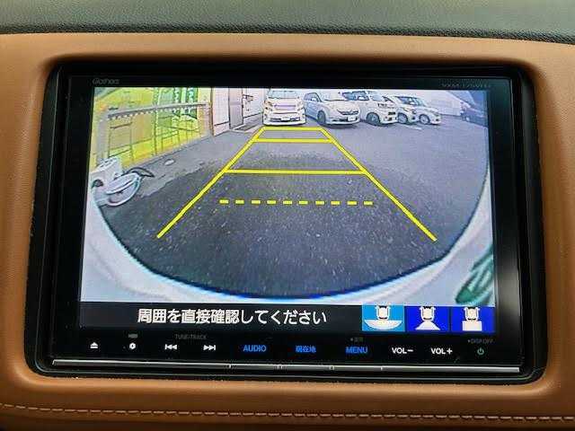 ホンダ ヴェゼル ハイブリッド Z ホンダセンシング 埼玉県 2017(平29)年 4.8万km ホワイトオーキッドパール 純正8インチナビ/【CD/DVD/フルセグ/Bluetooth】/衝突軽減ブレーキ/レーダークルーズコントロール/バックカメラ/ETC/シートヒーター/横滑り防止装置/アイドリングストップ/ハーフレザーシート/スペアキー
