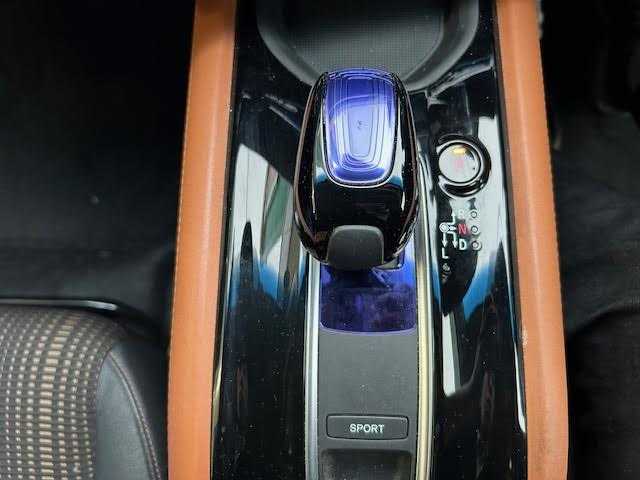 ホンダ ヴェゼル ハイブリッド Z ホンダセンシング 埼玉県 2017(平29)年 4.8万km ホワイトオーキッドパール 純正8インチナビ/【CD/DVD/フルセグ/Bluetooth】/衝突軽減ブレーキ/レーダークルーズコントロール/バックカメラ/ETC/シートヒーター/横滑り防止装置/アイドリングストップ/ハーフレザーシート/スペアキー