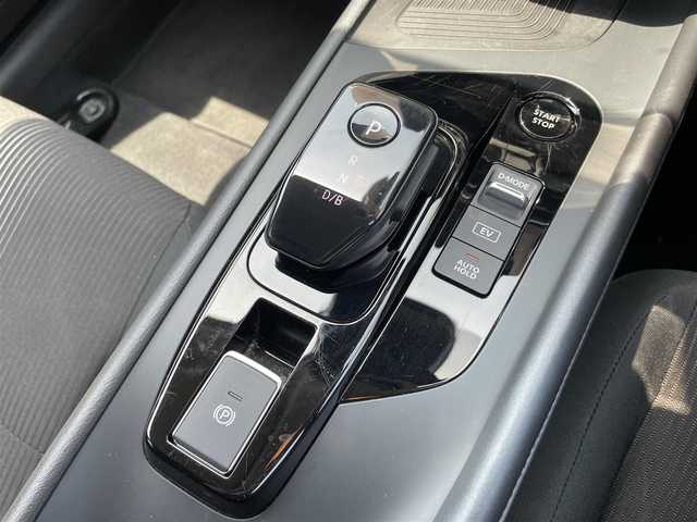 日産 ノート X FOUR 石川県 2022(令4)年 5.3万km ピュアホワイトパール 4WD/メーカー純正ナビ/フルセグTV/アラウンドビューモニター/ETC/インテリキー/プロパイロット/エマージェンシーブレーキ/デジタルミラー/ワイヤレス充電/ブラインドスポットモニター/ハンドルヒーター/シートヒーター/保証書