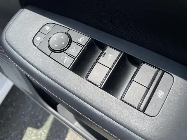 日産 ノート X FOUR 石川県 2022(令4)年 5.3万km ピュアホワイトパール 4WD/メーカー純正ナビ/フルセグTV/アラウンドビューモニター/ETC/インテリキー/プロパイロット/エマージェンシーブレーキ/デジタルミラー/ワイヤレス充電/ブラインドスポットモニター/ハンドルヒーター/シートヒーター/保証書