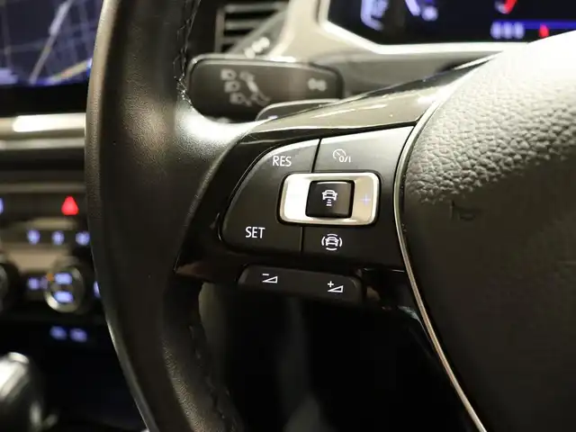 フォルクスワーゲン ＶＷ Ｔ－ロック TDI スタイル デザインPKG 静岡県 2021(令3)年 4.3万km ピュアホワイト 衝突軽減ブレーキ　/ＡＣＣ　/Ｃａｒ Ｐｌａｙ　/純正ナビ　/バックカメラ　/ＢＳＭ　/ＬＫＡ　/パドルシフト　/ＥＴＣ　/純正１７ＡＷ　/アイドリングストップ　/ＬＥＤヘッドライト/スマートキー　/スペアキー１本　/ルーフレール