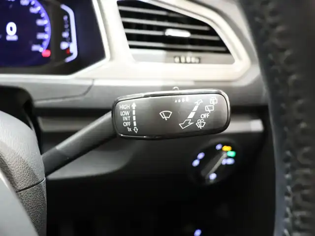 フォルクスワーゲン ＶＷ Ｔ－ロック TDI スタイル デザインPKG 静岡県 2021(令3)年 4.3万km ピュアホワイト 衝突軽減ブレーキ　/ＡＣＣ　/Ｃａｒ Ｐｌａｙ　/純正ナビ　/バックカメラ　/ＢＳＭ　/ＬＫＡ　/パドルシフト　/ＥＴＣ　/純正１７ＡＷ　/アイドリングストップ　/ＬＥＤヘッドライト/スマートキー　/スペアキー１本　/ルーフレール