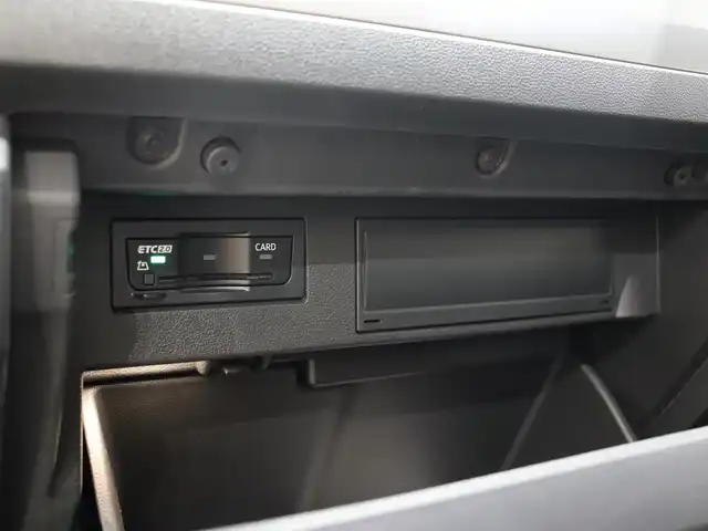フォルクスワーゲン ＶＷ Ｔ－ロック TDI スタイル デザインPKG 静岡県 2021(令3)年 4.3万km ピュアホワイト 衝突軽減ブレーキ　/ＡＣＣ　/Ｃａｒ Ｐｌａｙ　/純正ナビ　/バックカメラ　/ＢＳＭ　/ＬＫＡ　/パドルシフト　/ＥＴＣ　/純正１７ＡＷ　/アイドリングストップ　/ＬＥＤヘッドライト/スマートキー　/スペアキー１本　/ルーフレール