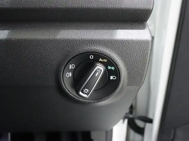 フォルクスワーゲン ＶＷ Ｔ－ロック TDI スタイル デザインPKG 静岡県 2021(令3)年 4.3万km ピュアホワイト 衝突軽減ブレーキ　/ＡＣＣ　/Ｃａｒ Ｐｌａｙ　/純正ナビ　/バックカメラ　/ＢＳＭ　/ＬＫＡ　/パドルシフト　/ＥＴＣ　/純正１７ＡＷ　/アイドリングストップ　/ＬＥＤヘッドライト/スマートキー　/スペアキー１本　/ルーフレール