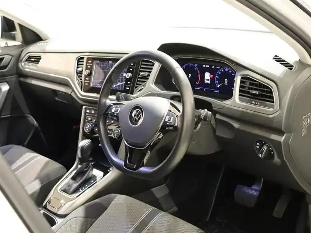 フォルクスワーゲン ＶＷ Ｔ－ロック TDI スタイル デザインPKG 静岡県 2021(令3)年 4.3万km ピュアホワイト 衝突軽減ブレーキ　/ＡＣＣ　/Ｃａｒ Ｐｌａｙ　/純正ナビ　/バックカメラ　/ＢＳＭ　/ＬＫＡ　/パドルシフト　/ＥＴＣ　/純正１７ＡＷ　/アイドリングストップ　/ＬＥＤヘッドライト/スマートキー　/スペアキー１本　/ルーフレール