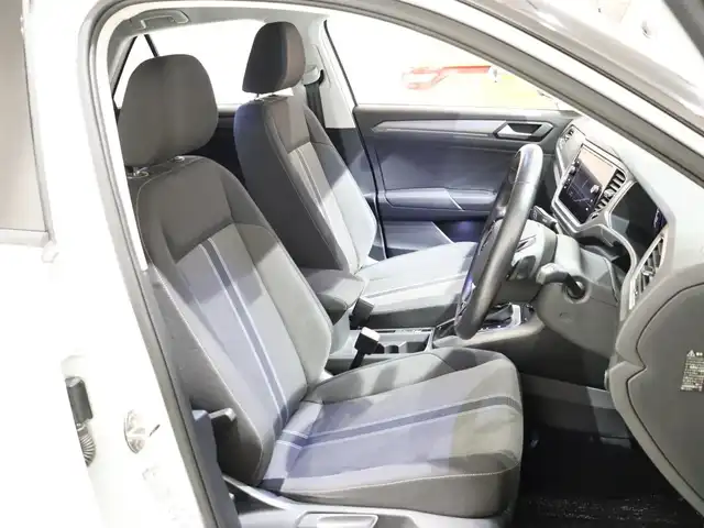 フォルクスワーゲン ＶＷ Ｔ－ロック TDI スタイル デザインPKG 静岡県 2021(令3)年 4.3万km ピュアホワイト 衝突軽減ブレーキ　/ＡＣＣ　/Ｃａｒ Ｐｌａｙ　/純正ナビ　/バックカメラ　/ＢＳＭ　/ＬＫＡ　/パドルシフト　/ＥＴＣ　/純正１７ＡＷ　/アイドリングストップ　/ＬＥＤヘッドライト/スマートキー　/スペアキー１本　/ルーフレール