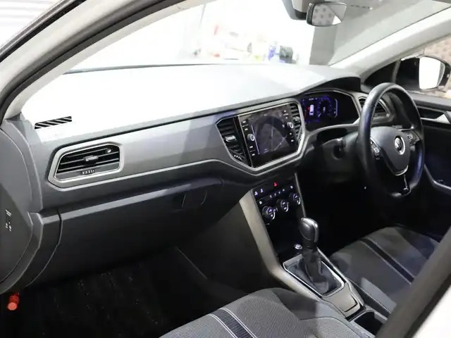 フォルクスワーゲン ＶＷ Ｔ－ロック TDI スタイル デザインPKG 静岡県 2021(令3)年 4.3万km ピュアホワイト 衝突軽減ブレーキ　/ＡＣＣ　/Ｃａｒ Ｐｌａｙ　/純正ナビ　/バックカメラ　/ＢＳＭ　/ＬＫＡ　/パドルシフト　/ＥＴＣ　/純正１７ＡＷ　/アイドリングストップ　/ＬＥＤヘッドライト/スマートキー　/スペアキー１本　/ルーフレール
