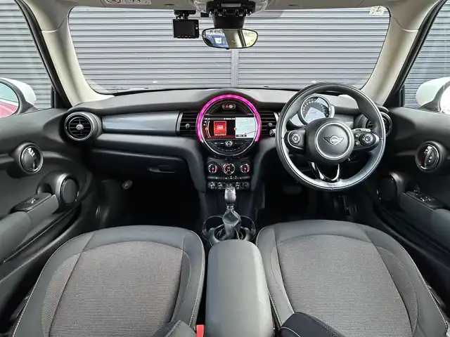 ＭＩＮＩ ミニ クーパー D 茨城県 2020(令2)年 3.5万km チリ・レッド 中期型 /ドライビングアシスト /ナビ /Bカメラ /BT /PDC /パークアシスト/LED /UJテールランプ /コンフォートアクセス /ルーフ＆ドアミラーカバーホワイト /ETC /純正15インチアルミホイール /前後ドラレコ /禁煙車