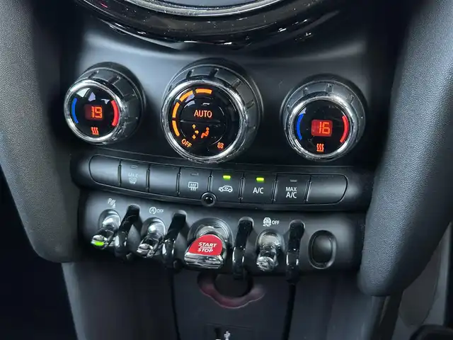 ＭＩＮＩ ミニ クーパー D 茨城県 2020(令2)年 3.5万km チリ・レッド 中期型 /ドライビングアシスト /ナビ /Bカメラ /BT /PDC /パークアシスト/LED /UJテールランプ /コンフォートアクセス /ルーフ＆ドアミラーカバーホワイト /ETC /純正15インチアルミホイール /前後ドラレコ /禁煙車