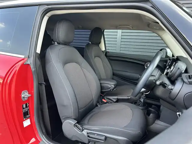 ＭＩＮＩ ミニ クーパー D 茨城県 2020(令2)年 3.5万km チリ・レッド 中期型 /ドライビングアシスト /ナビ /Bカメラ /BT /PDC /パークアシスト/LED /UJテールランプ /コンフォートアクセス /ルーフ＆ドアミラーカバーホワイト /ETC /純正15インチアルミホイール /前後ドラレコ /禁煙車