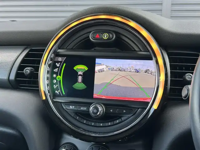ＭＩＮＩ ミニ クーパー D 茨城県 2020(令2)年 3.5万km チリ・レッド 中期型 /ドライビングアシスト /ナビ /Bカメラ /BT /PDC /パークアシスト/LED /UJテールランプ /コンフォートアクセス /ルーフ＆ドアミラーカバーホワイト /ETC /純正15インチアルミホイール /前後ドラレコ /禁煙車