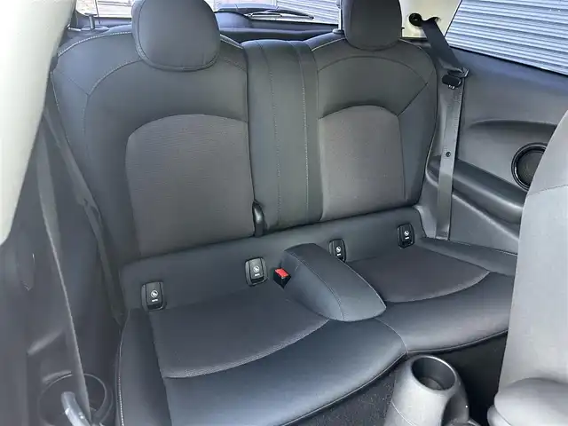 ＭＩＮＩ ミニ クーパー D 茨城県 2020(令2)年 3.5万km チリ・レッド 中期型 /ドライビングアシスト /ナビ /Bカメラ /BT /PDC /パークアシスト/LED /UJテールランプ /コンフォートアクセス /ルーフ＆ドアミラーカバーホワイト /ETC /純正15インチアルミホイール /前後ドラレコ /禁煙車