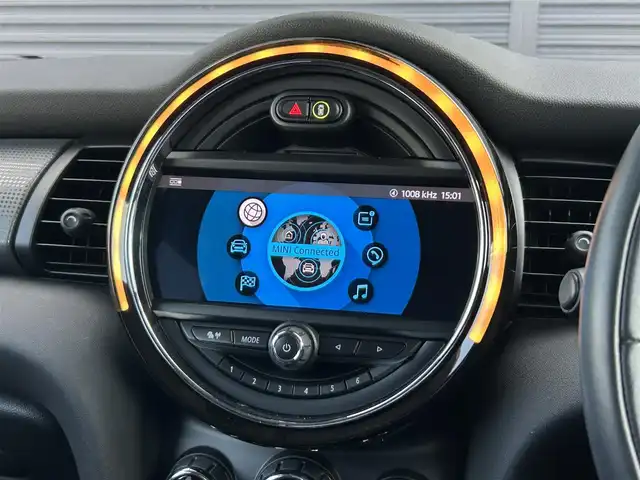 ＭＩＮＩ ミニ クーパー D 茨城県 2020(令2)年 3.5万km チリ・レッド 中期型 /ドライビングアシスト /ナビ /Bカメラ /BT /PDC /パークアシスト/LED /UJテールランプ /コンフォートアクセス /ルーフ＆ドアミラーカバーホワイト /ETC /純正15インチアルミホイール /前後ドラレコ /禁煙車