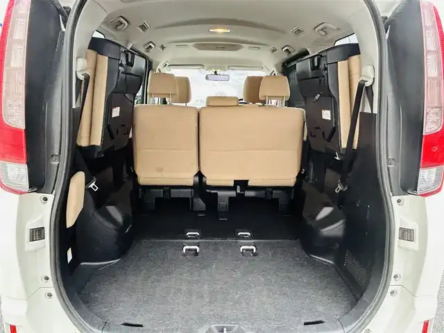 トヨタ ノア G 岡山県 2014(平26)年 14.6万km ホワイトパールクリスタルシャイン (株)IDOMが運営する【じしゃロン岡山店】の自社ローン専用車両です。こちらは現金またはオートローンご利用時の価格です。 自社ローンご希望の方は別途その旨お申し付け下さい/＊ナビ（CD/DVD/BT）/＊フルセグTV/＊バックカメラ/＊両側パわスラ/＊ETC/＊クルコン/＊ドラレコ/＊AW/＊プッシュスタート