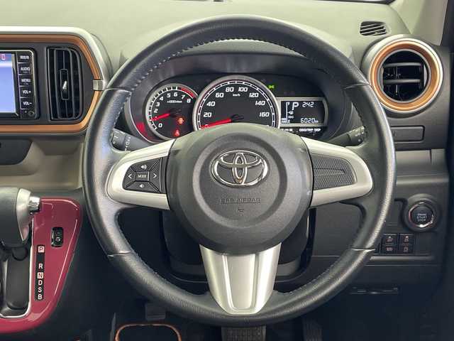 トヨタ パッソ モーダ　チャーム 鹿児島県 2023(令5)年 0.6万km ブラックマイカメタリック/ファイアークォーツレッドメタリック ワンオーナー　/モデリスタエアロ　/純正ナビ/（フルセグ/Bluetooth/CD/DVD）　/全方位カメラ　/前後ドライブレコーダー　/コーナーセンサー　/レザー調シートカバー　/オートハイビーム　/オートライト　/ＬＥＤヘッドライト　/純正フロアマット/アイドリングストップ/プッシュスタートボタン/保証書/取扱説明書/スペアキー1本