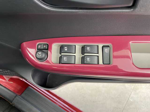 トヨタ パッソ モーダ　チャーム 鹿児島県 2023(令5)年 0.6万km ブラックマイカメタリック/ファイアークォーツレッドメタリック ワンオーナー　/モデリスタエアロ　/純正ナビ/（フルセグ/Bluetooth/CD/DVD）　/全方位カメラ　/前後ドライブレコーダー　/コーナーセンサー　/レザー調シートカバー　/オートハイビーム　/オートライト　/ＬＥＤヘッドライト　/純正フロアマット/アイドリングストップ/プッシュスタートボタン/保証書/取扱説明書/スペアキー1本